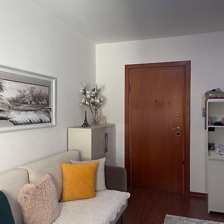 Sky Center Apartment Tirana Exteriör bild