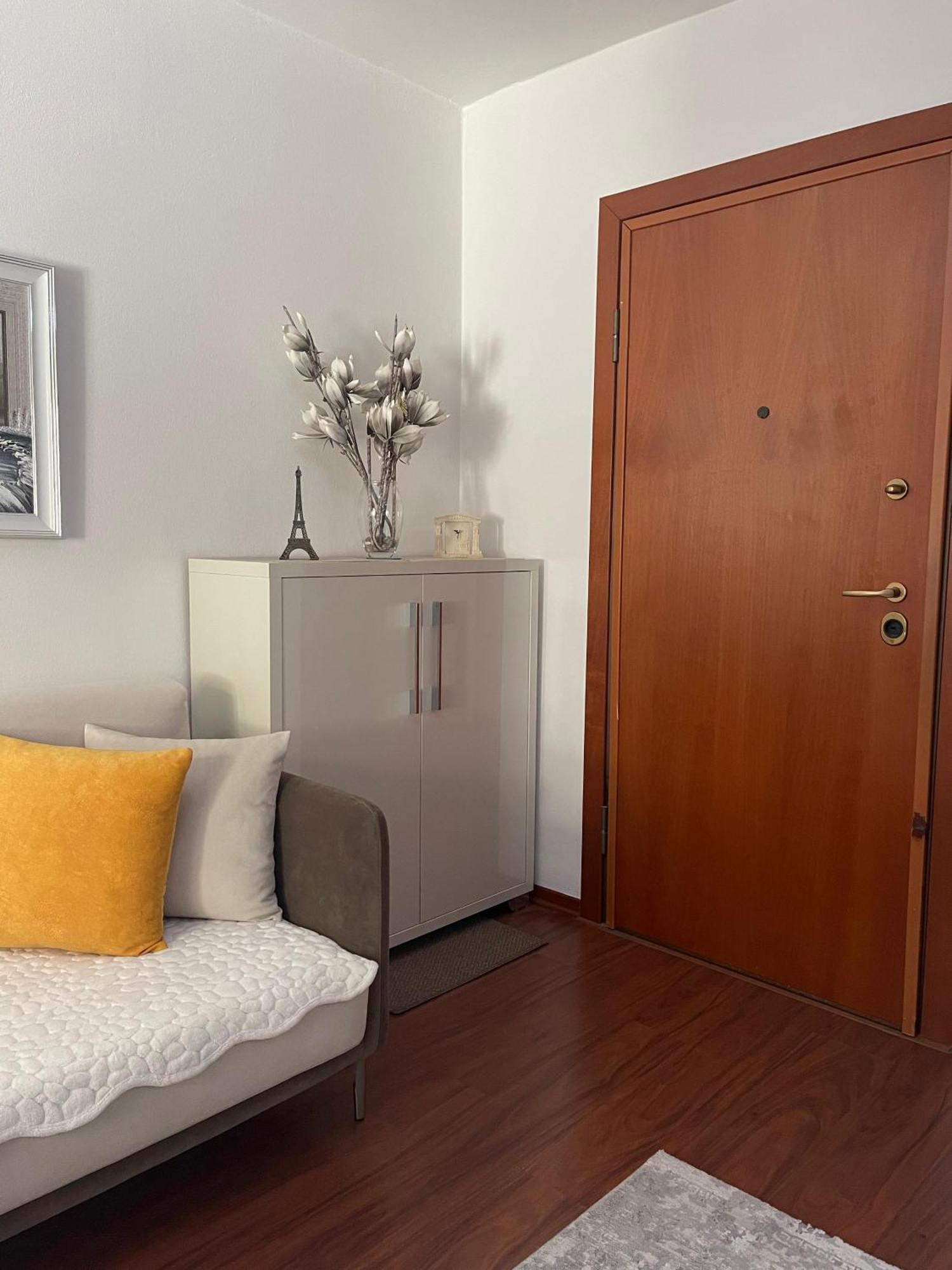 Sky Center Apartment Tirana Exteriör bild